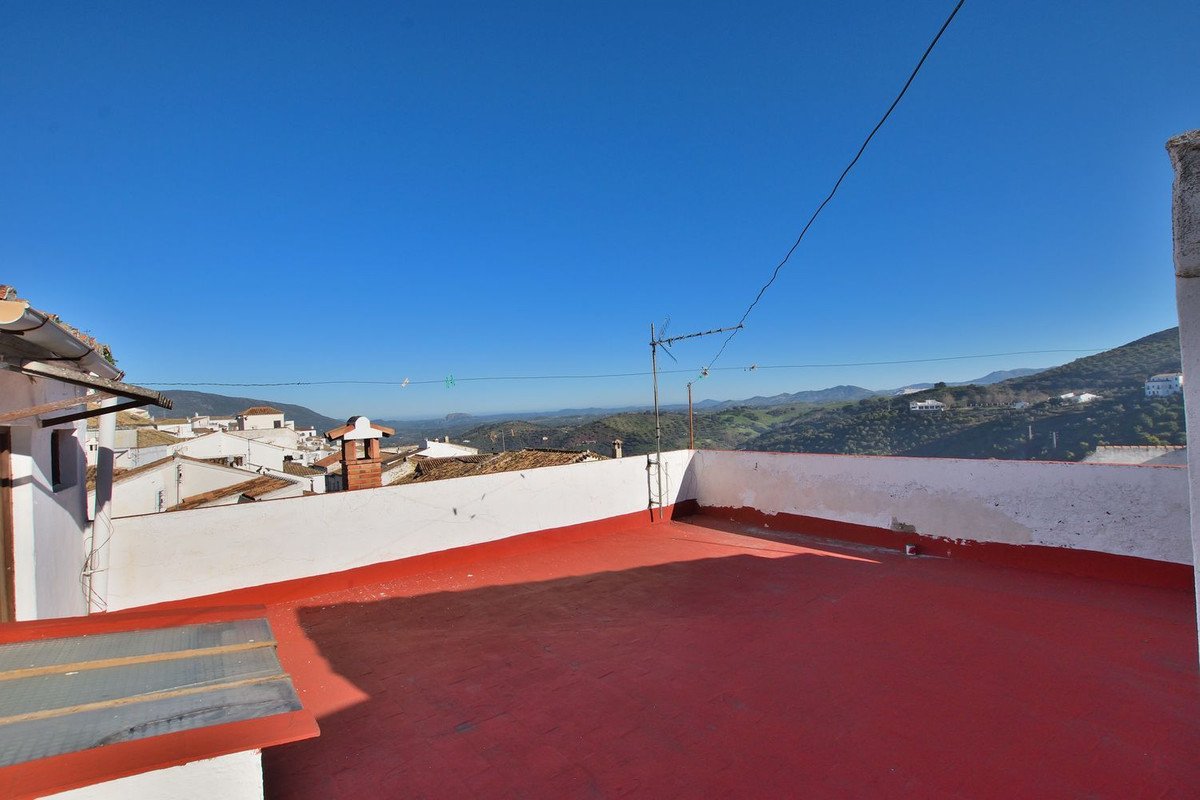 4 Bed Townhouse in El Gastor