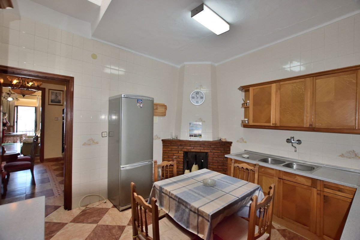 4 Bed Townhouse in El Gastor