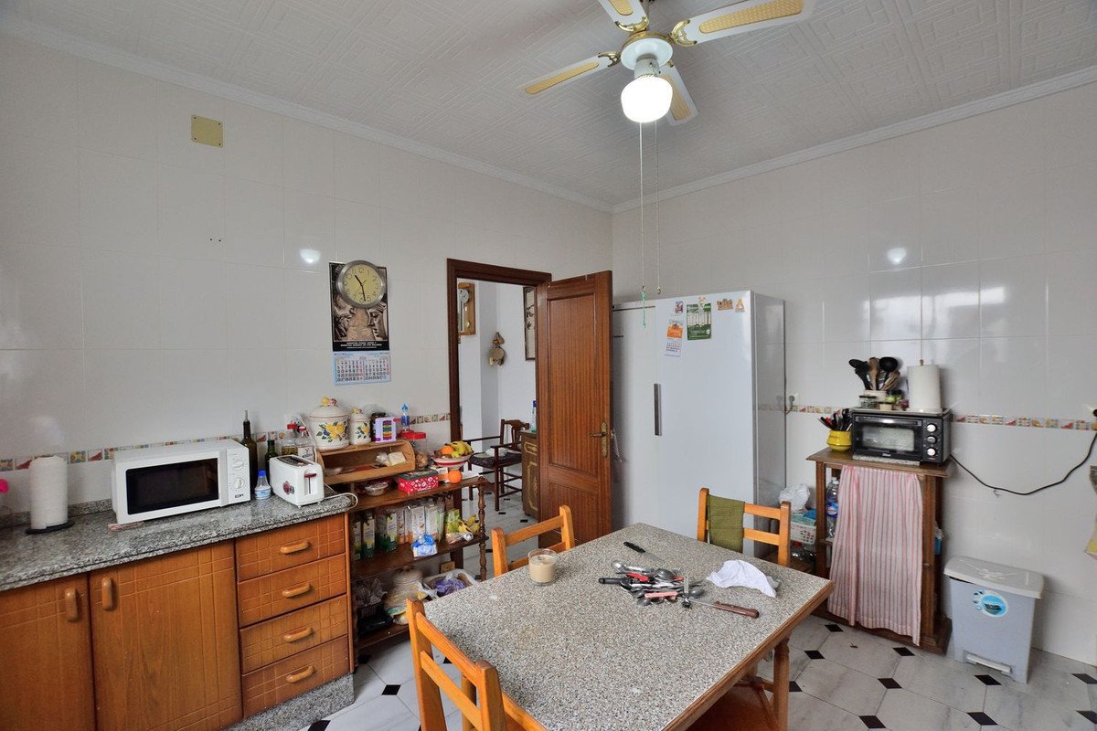 4 Bed Townhouse in El Gastor