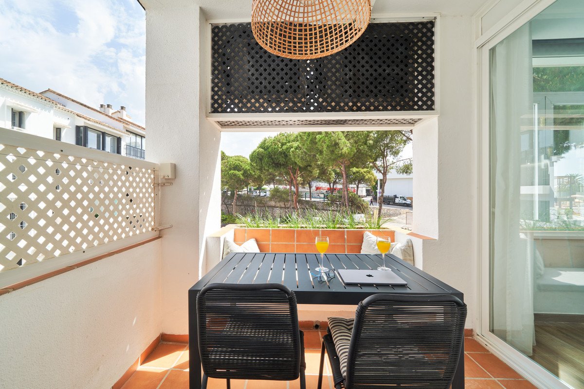 2 Bed Middle Floor Apartment in Elviria