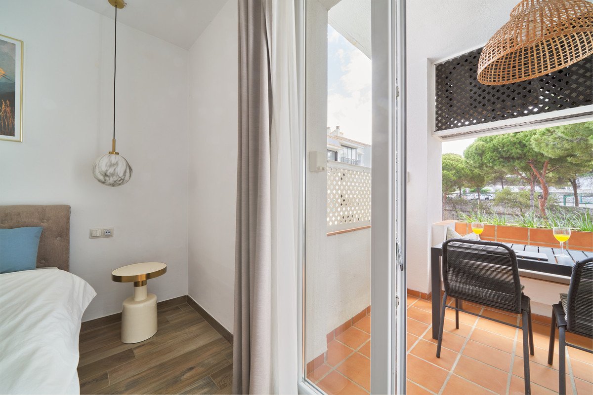 2 Bed Middle Floor Apartment in Elviria