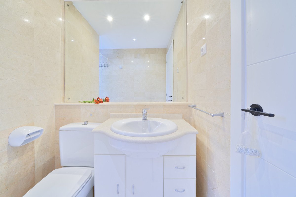 2 Bed Middle Floor Apartment in Elviria