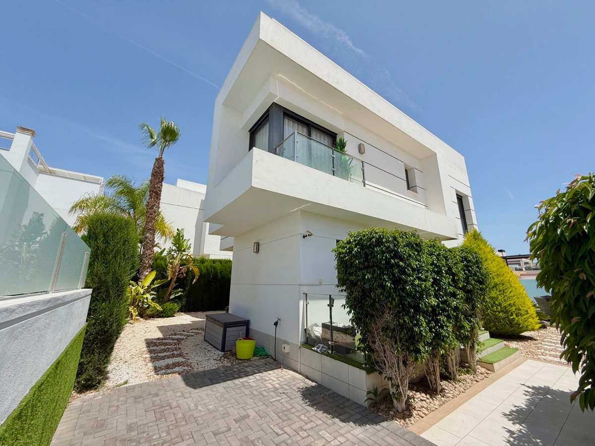 4 Bed Detached Villa in Ciudad Quesada