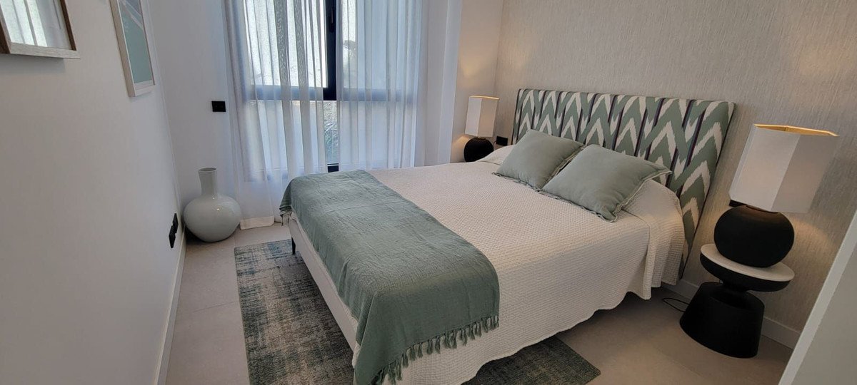 3 Bed Penthouse in Altos de los Monteros