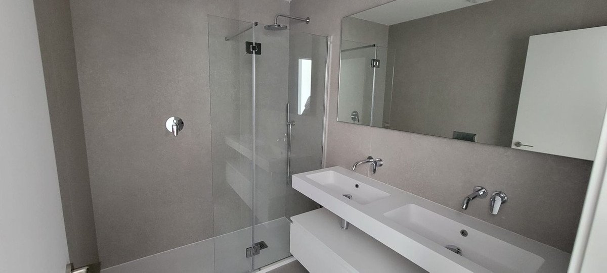 3 Bed Penthouse in Altos de los Monteros