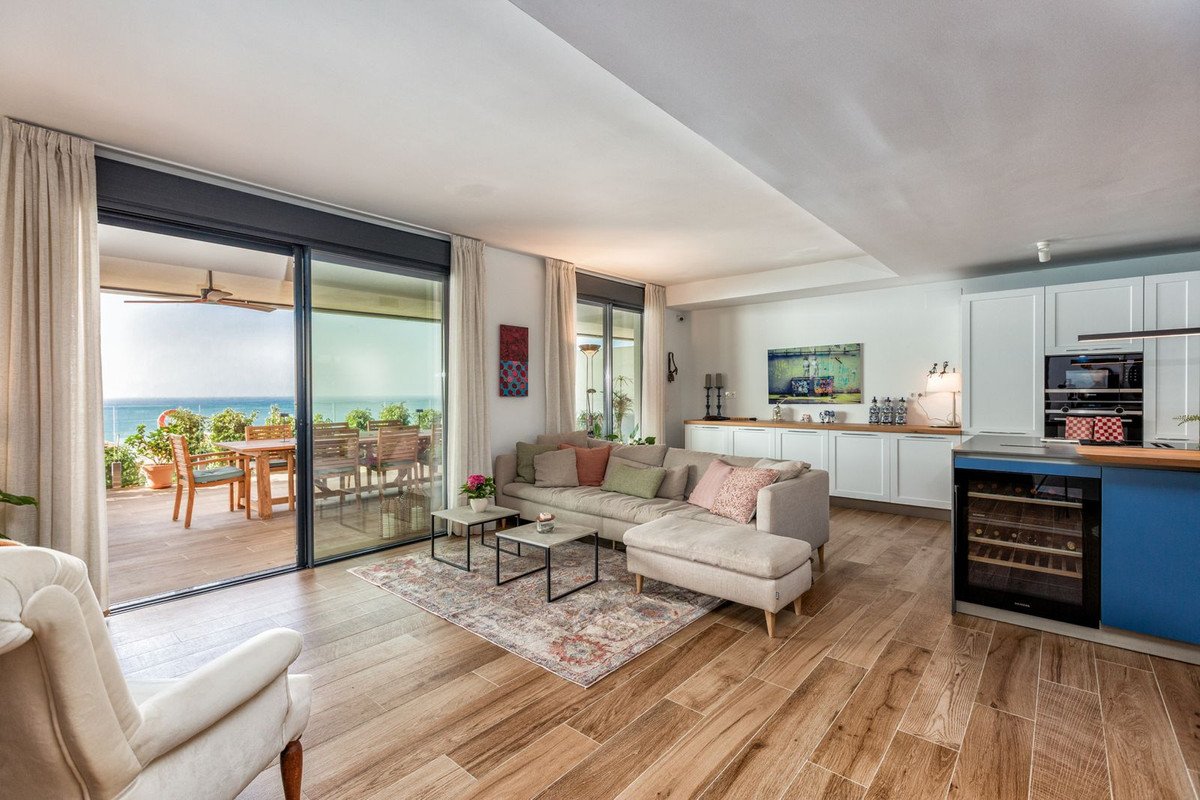3 Bed Ground Floor Apartment in Higueron
