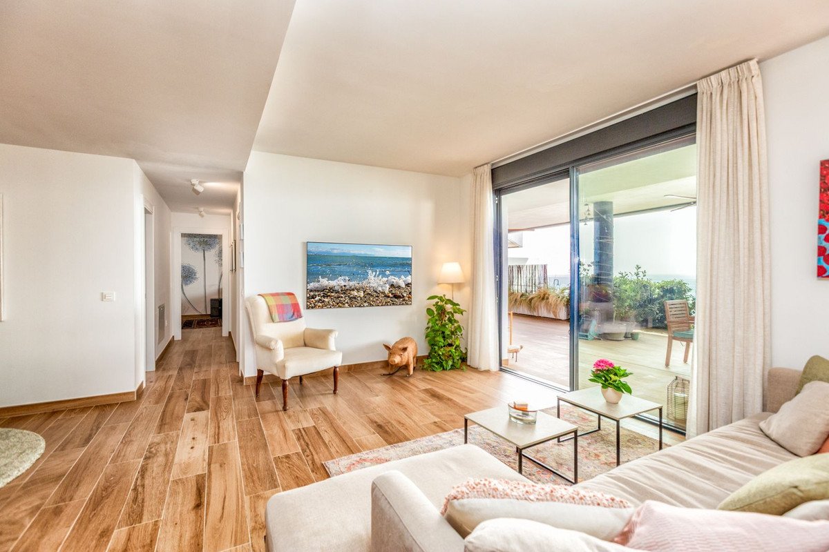 3 Bed Ground Floor Apartment in Higueron