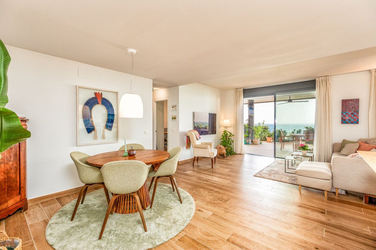 3 Bed Ground Floor Apartment in Higueron