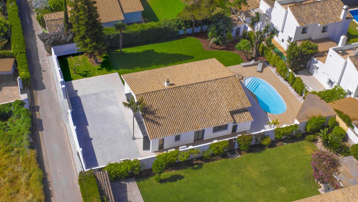 4 Bed Detached Villa in Atalaya