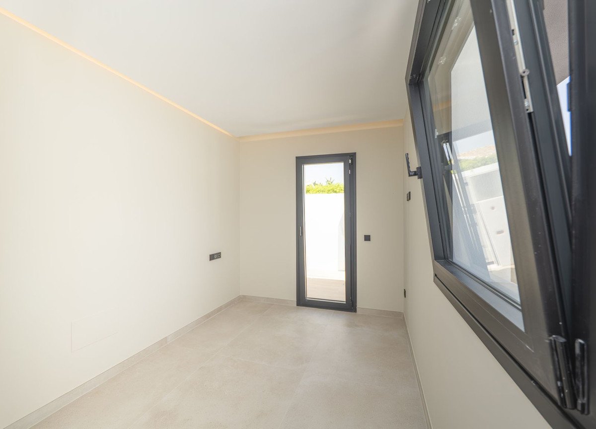4 Bed Detached Villa in Atalaya