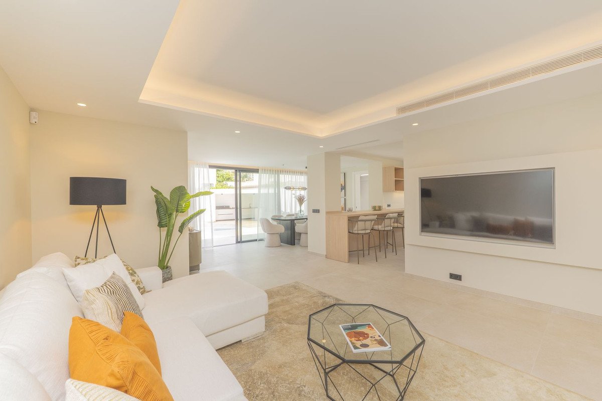 4 Bed Detached Villa in Atalaya
