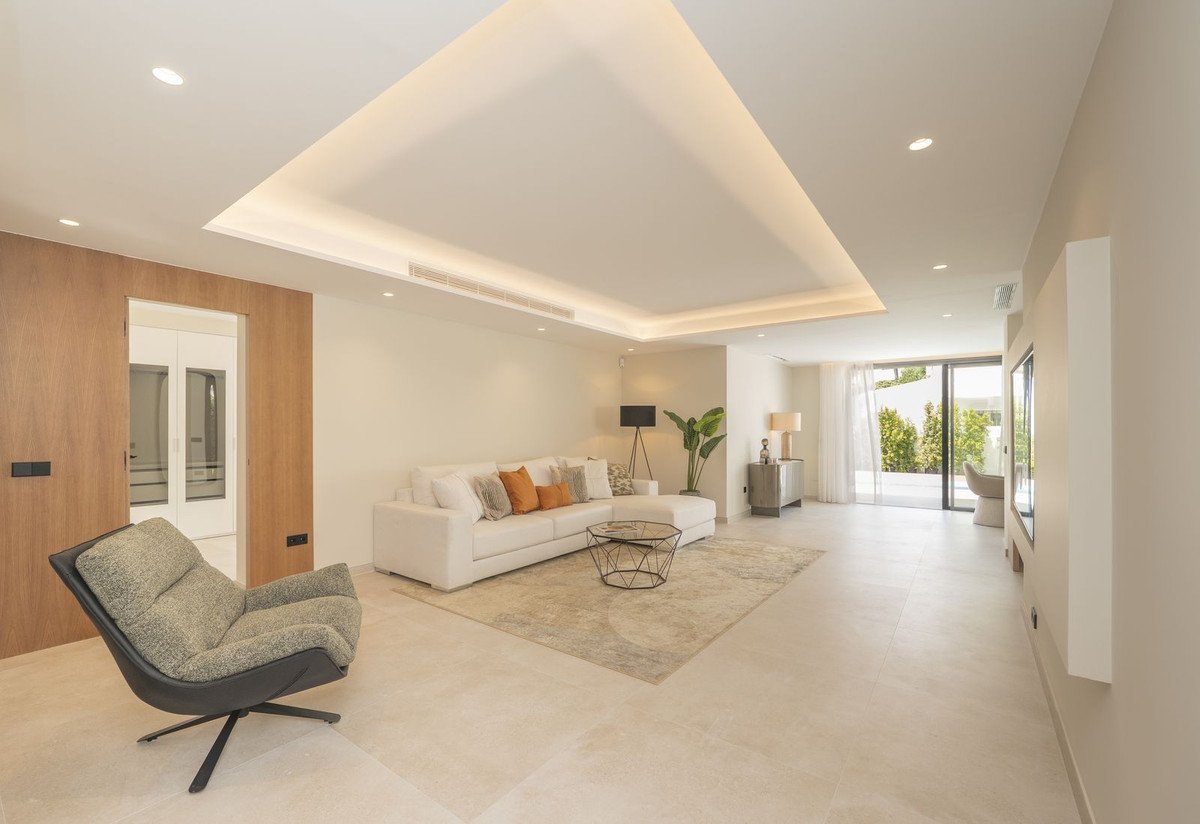 4 Bed Detached Villa in Atalaya
