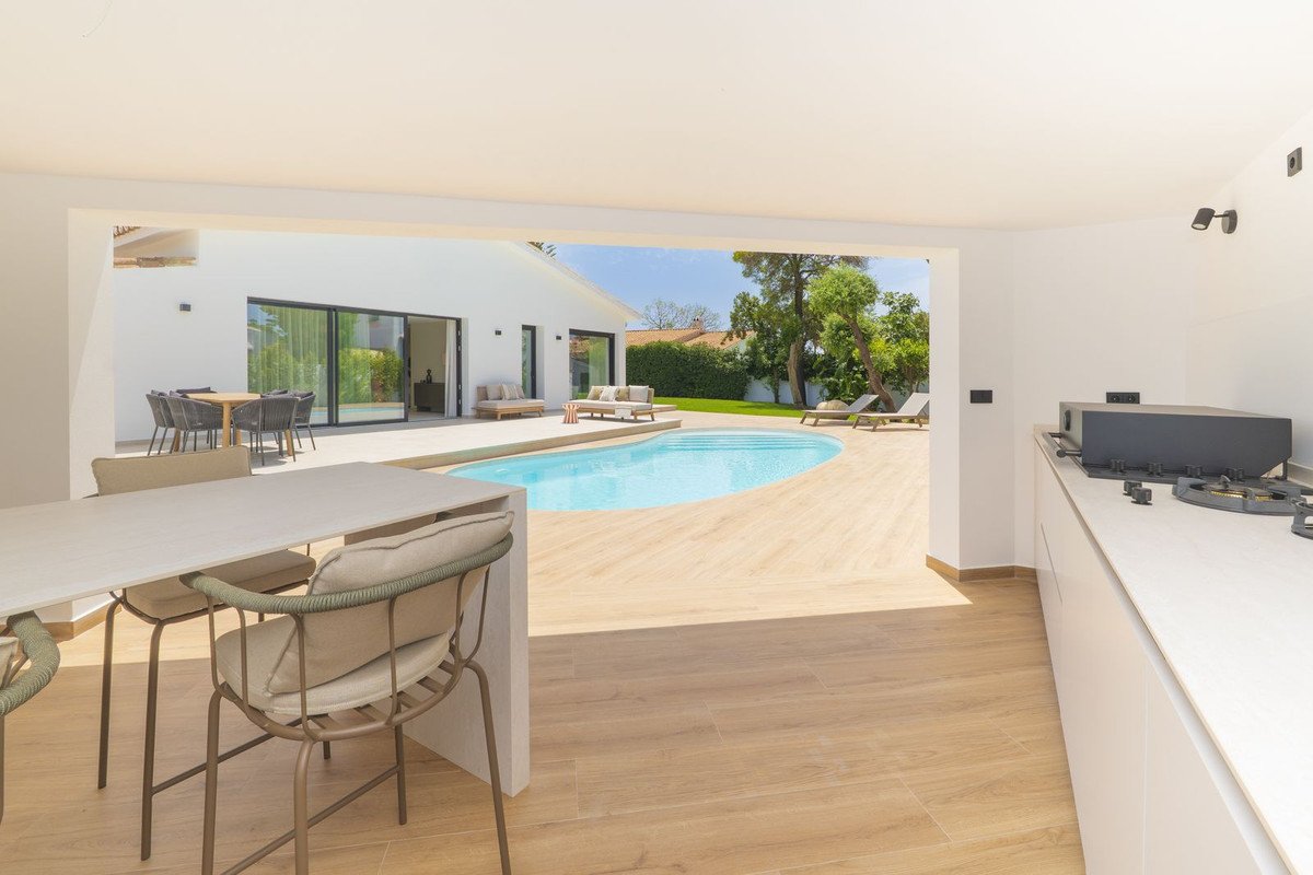 4 Bed Detached Villa in Atalaya