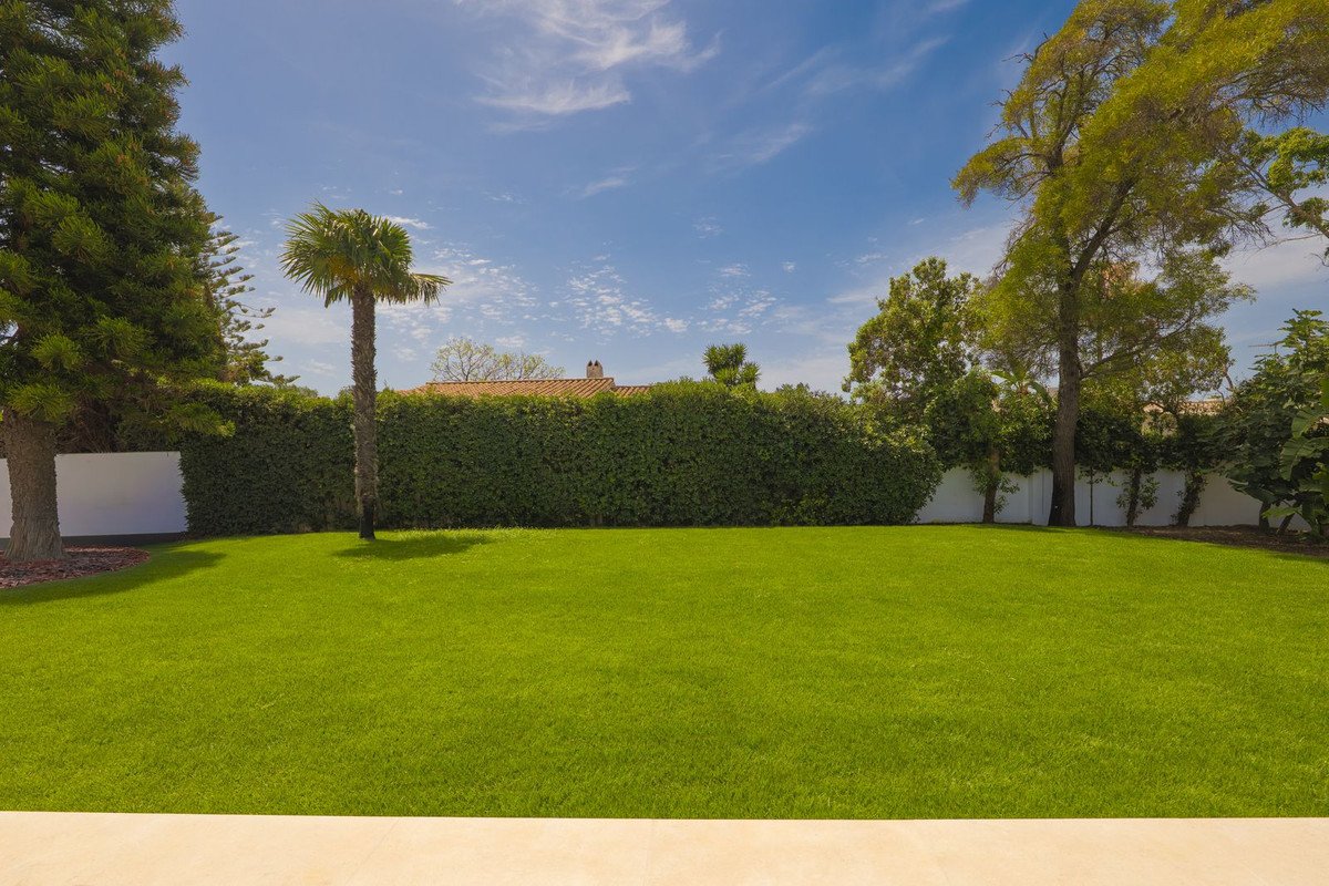 4 Bed Detached Villa in Atalaya