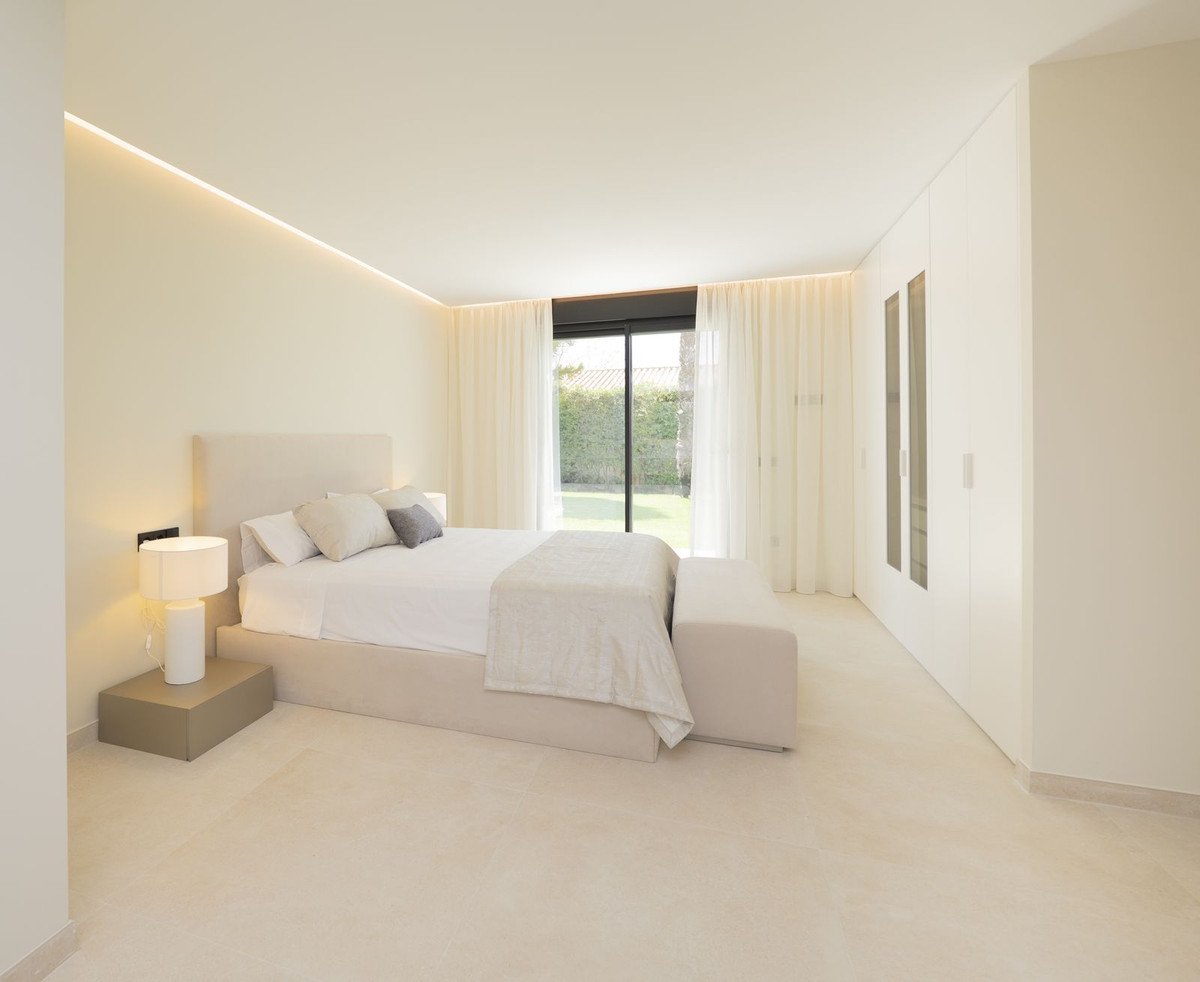 4 Bed Detached Villa in Atalaya
