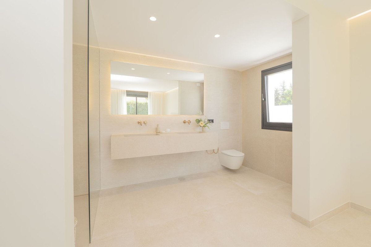 4 Bed Detached Villa in Atalaya