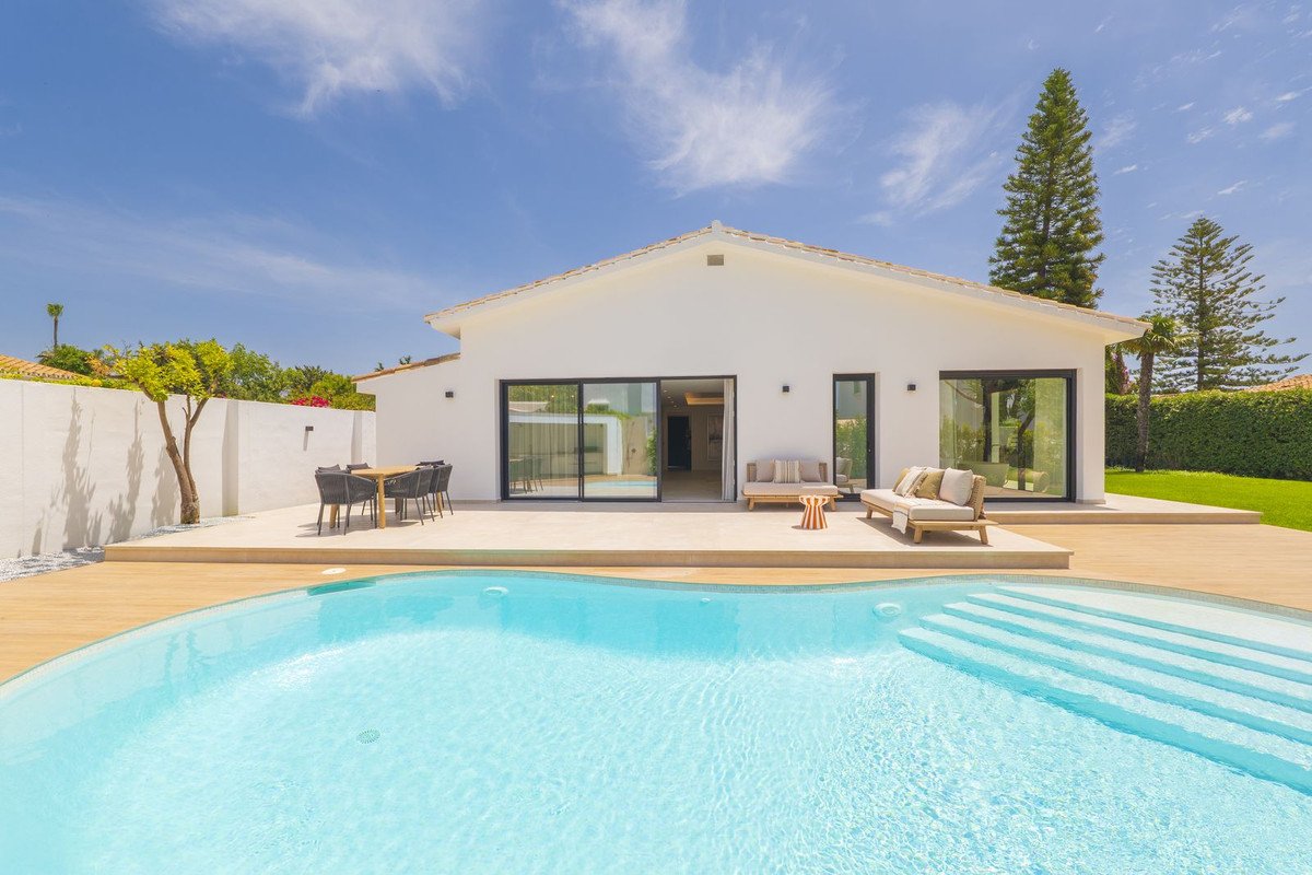 4 Bed Detached Villa in Atalaya