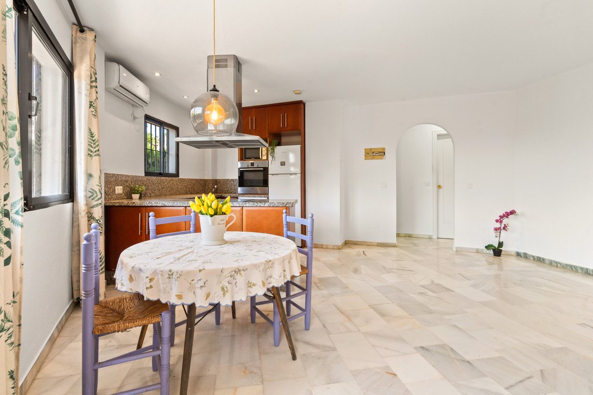 2 Bed Ground Floor Apartment in Estepona