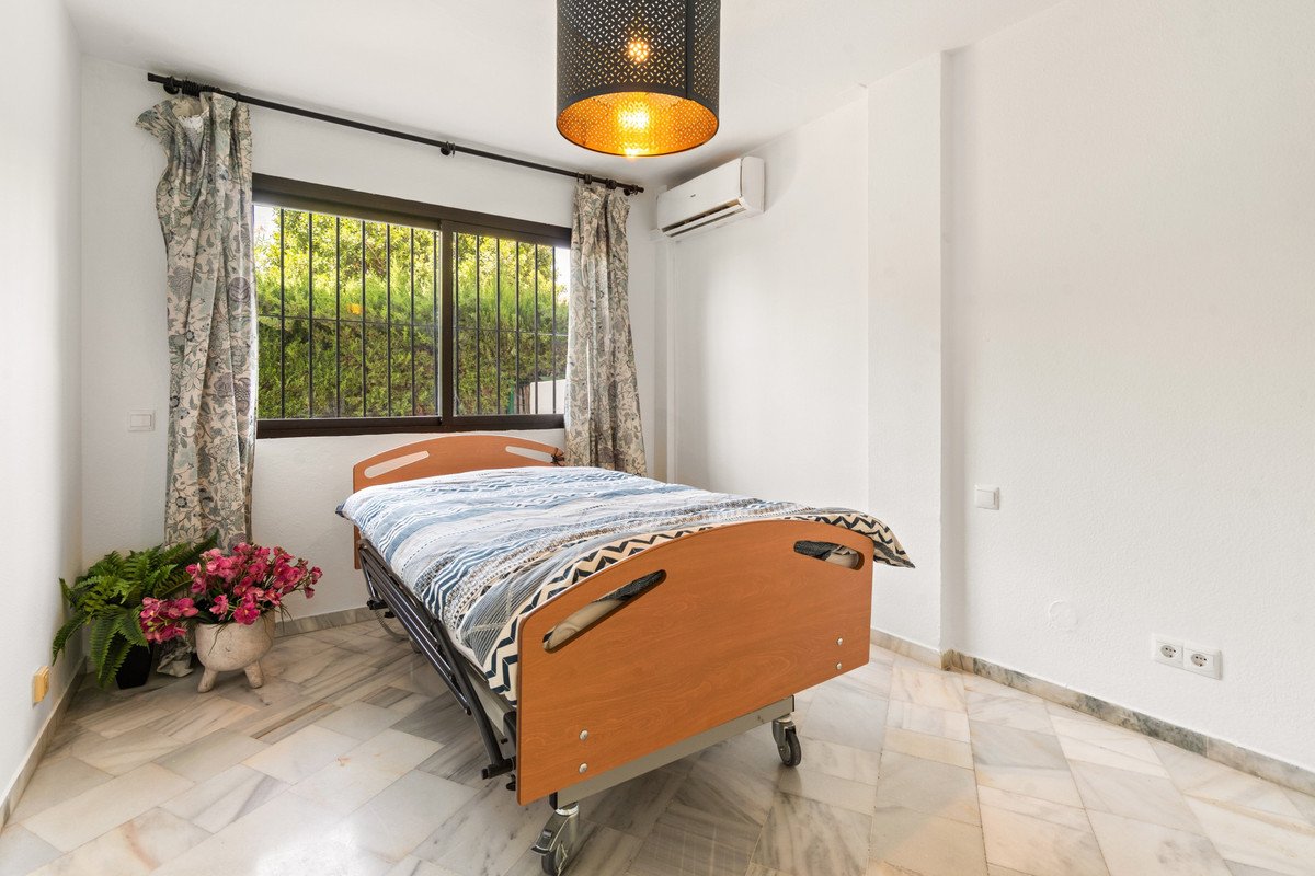 2 Bed Ground Floor Apartment in Estepona