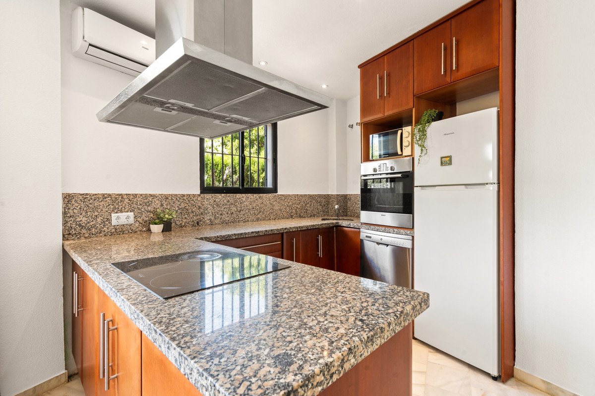 2 Bed Ground Floor Apartment in Estepona