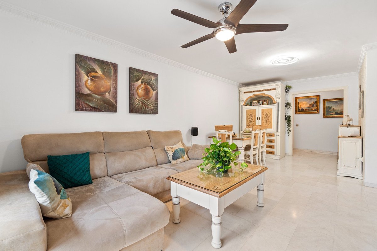 3 Bed Middle Floor Apartment in Estepona