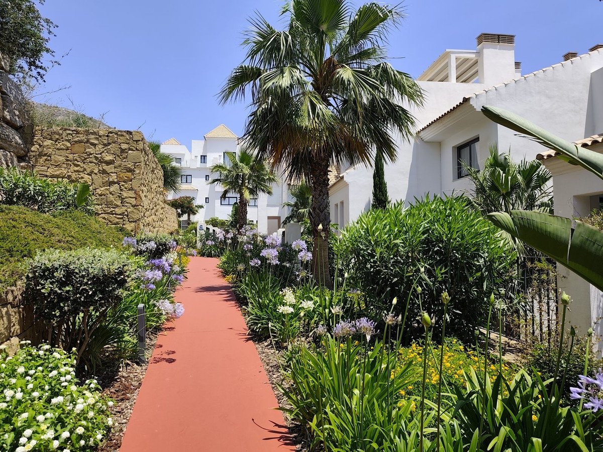 2 Bed Ground Floor Apartment in Benalmadena