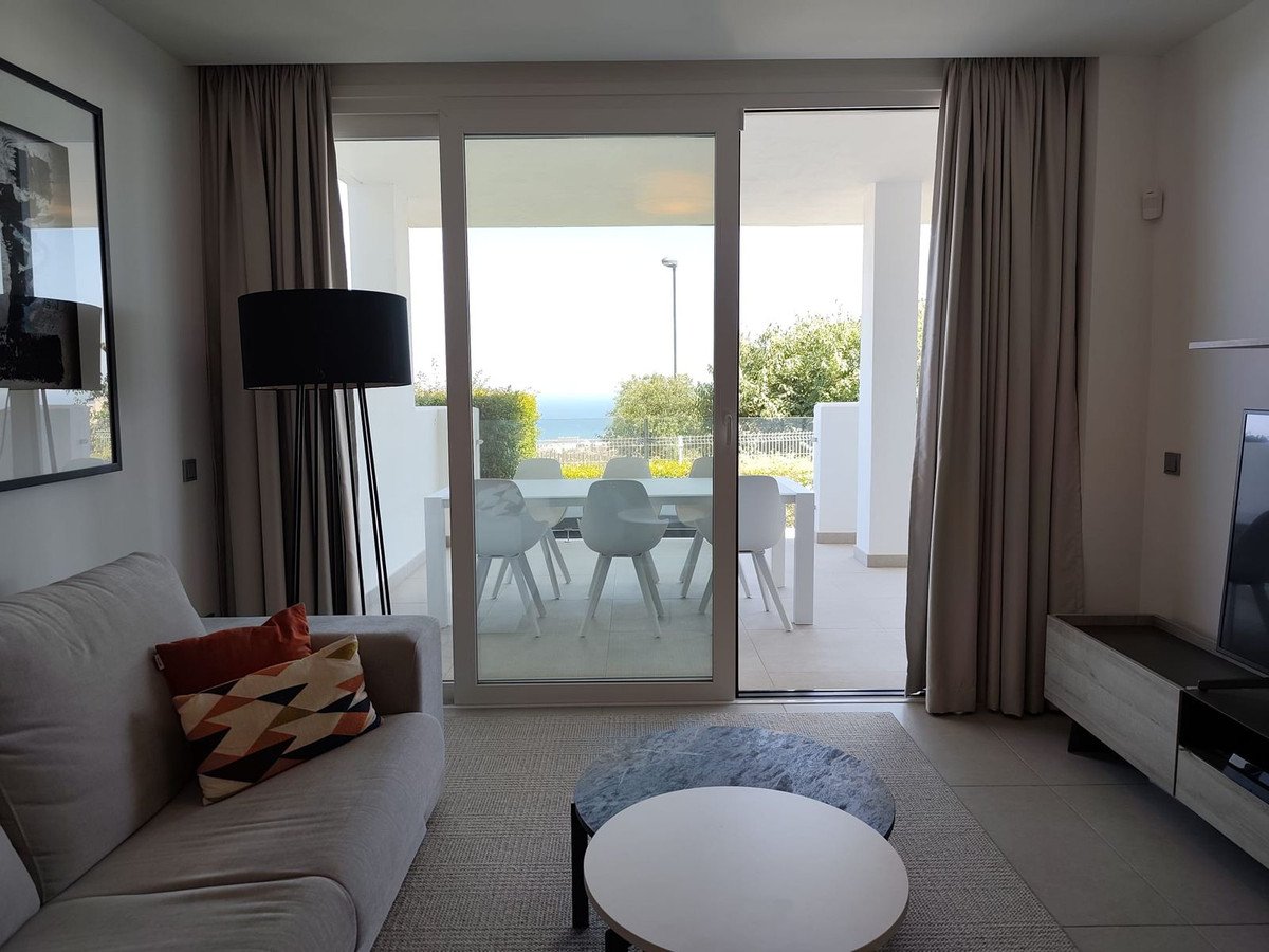 2 Bed Ground Floor Apartment in Benalmadena