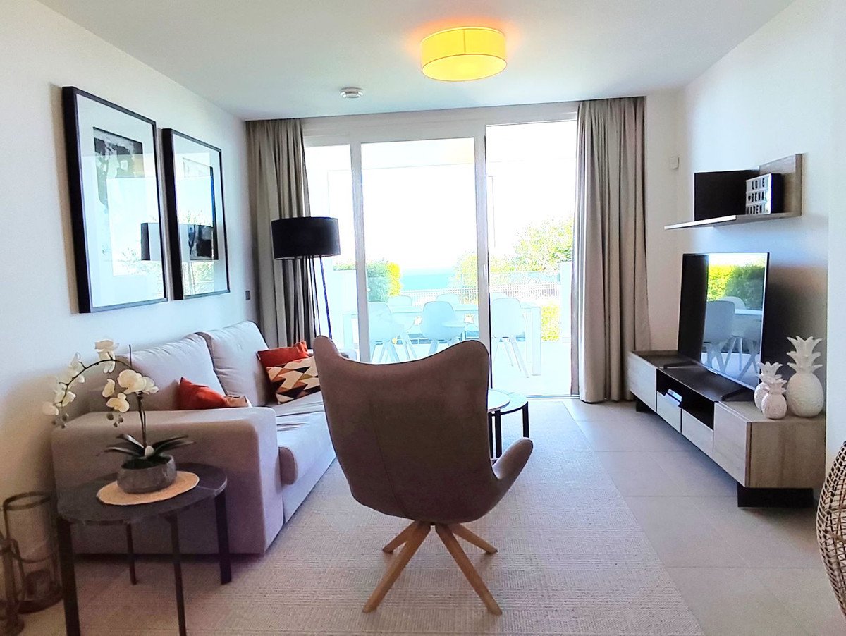 2 Bed Ground Floor Apartment in Benalmadena
