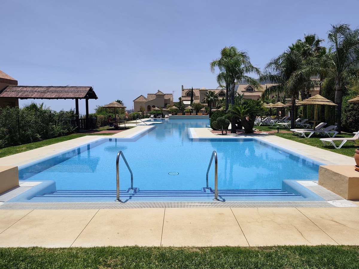 2 Bed Ground Floor Apartment in Benalmadena