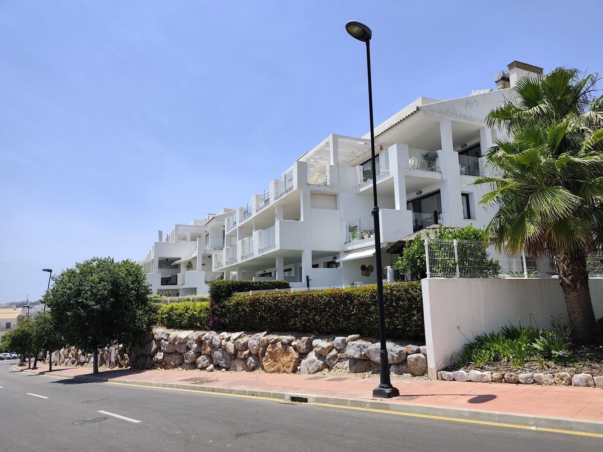 2 Bed Ground Floor Apartment in Benalmadena