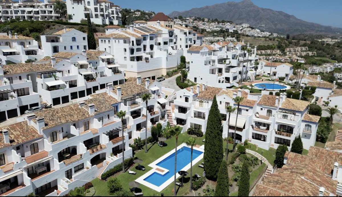 4 Bed Townhouse in Los Arqueros