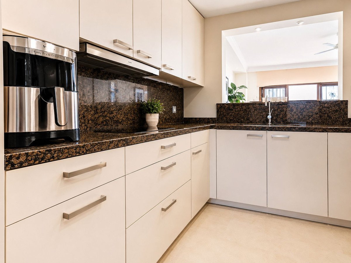 4 Bed Townhouse in Los Arqueros