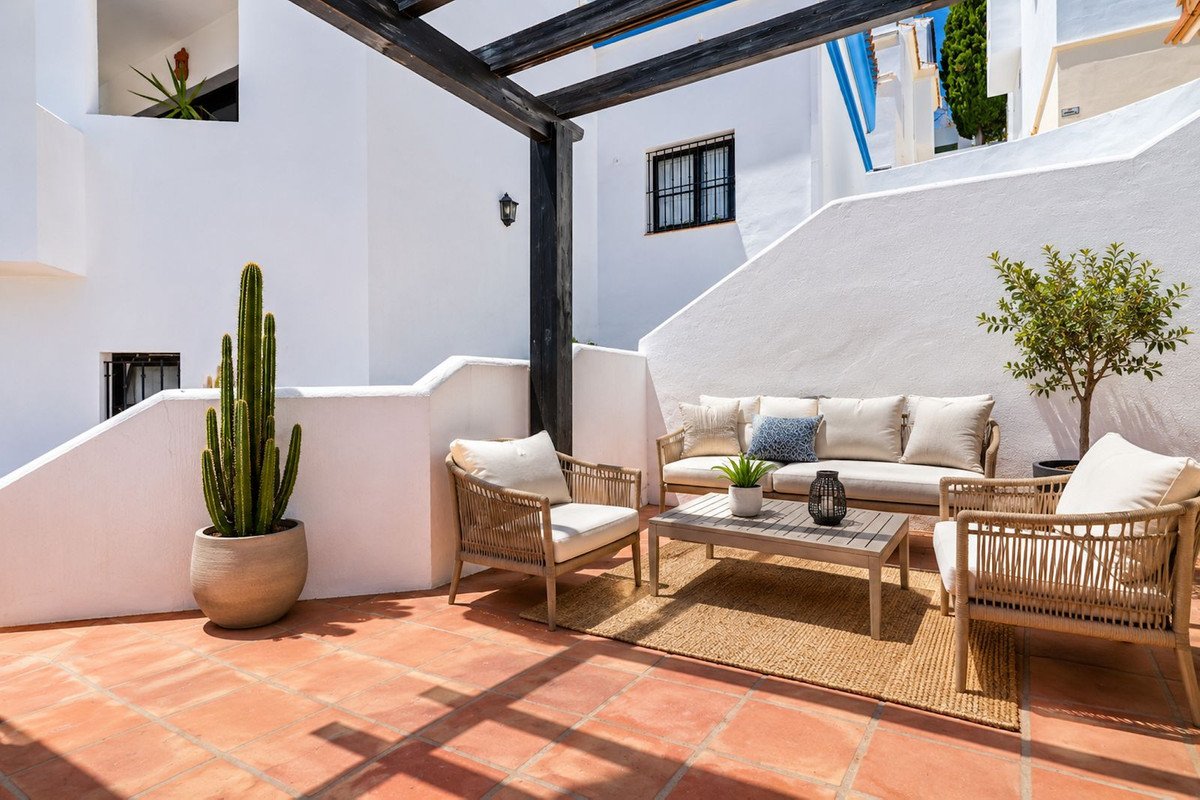 4 Bed Townhouse in Los Arqueros