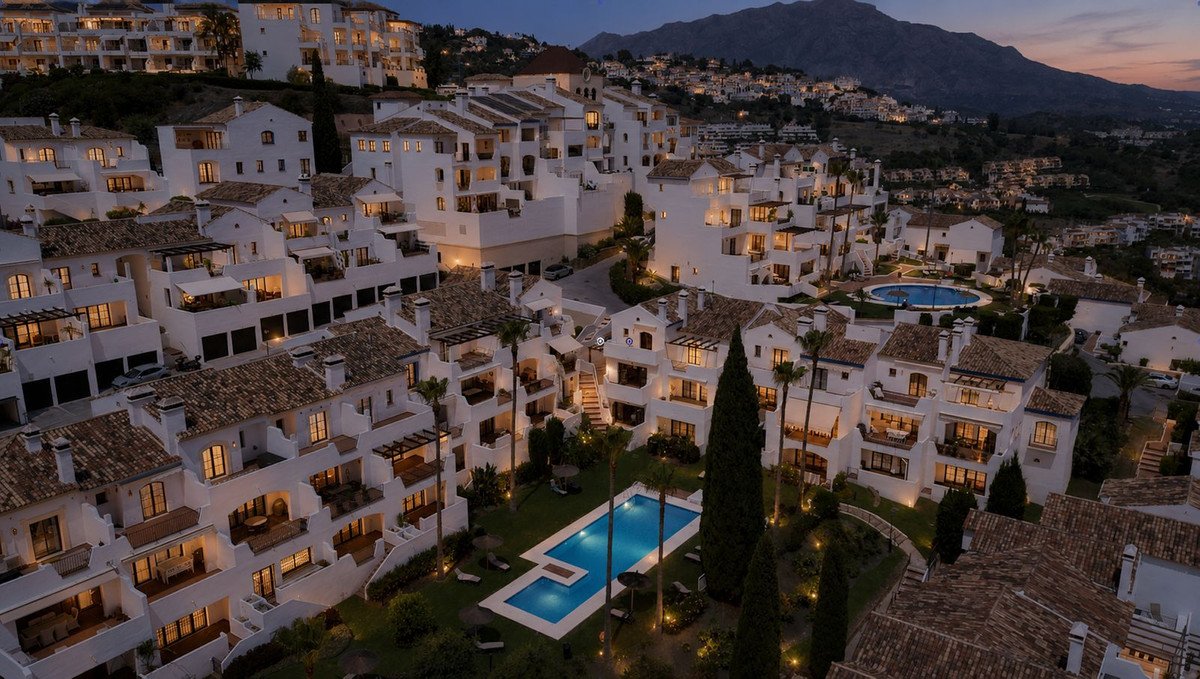 4 Bed Townhouse in Los Arqueros