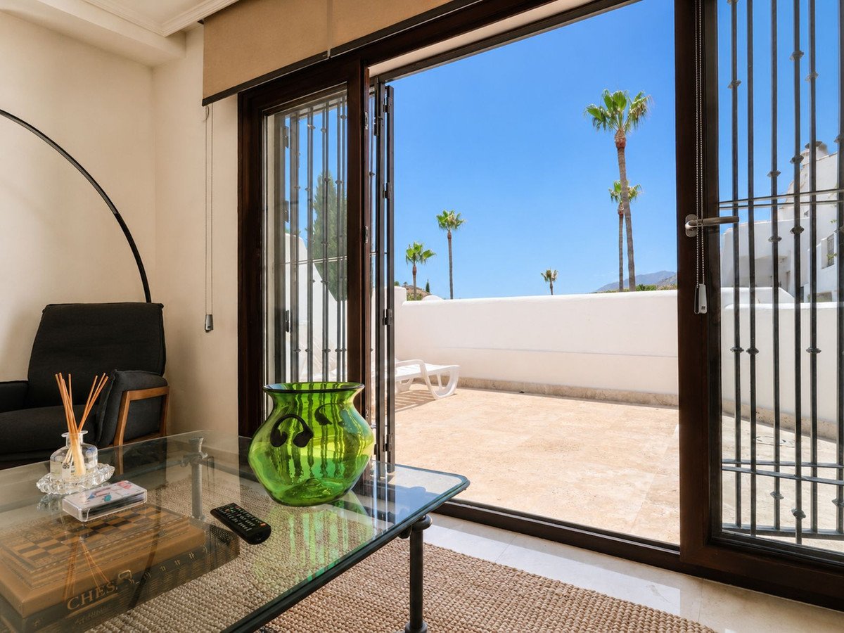 4 Bed Townhouse in Los Arqueros