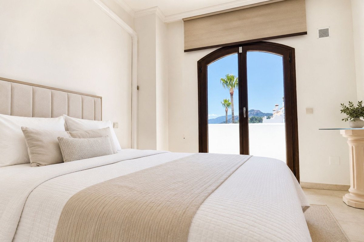 4 Bed Townhouse in Los Arqueros