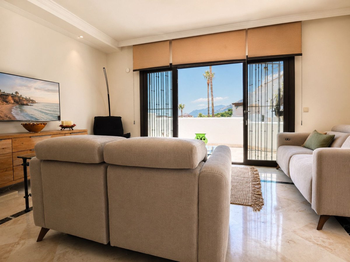 4 Bed Townhouse in Los Arqueros