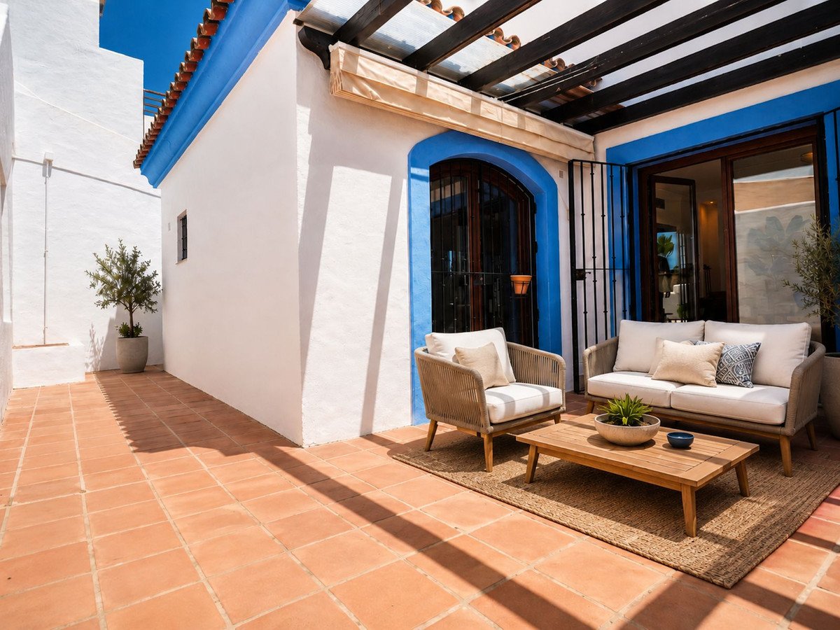 4 Bed Townhouse in Los Arqueros