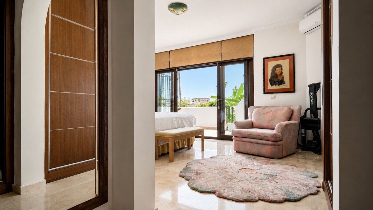4 Bed Townhouse in Los Arqueros