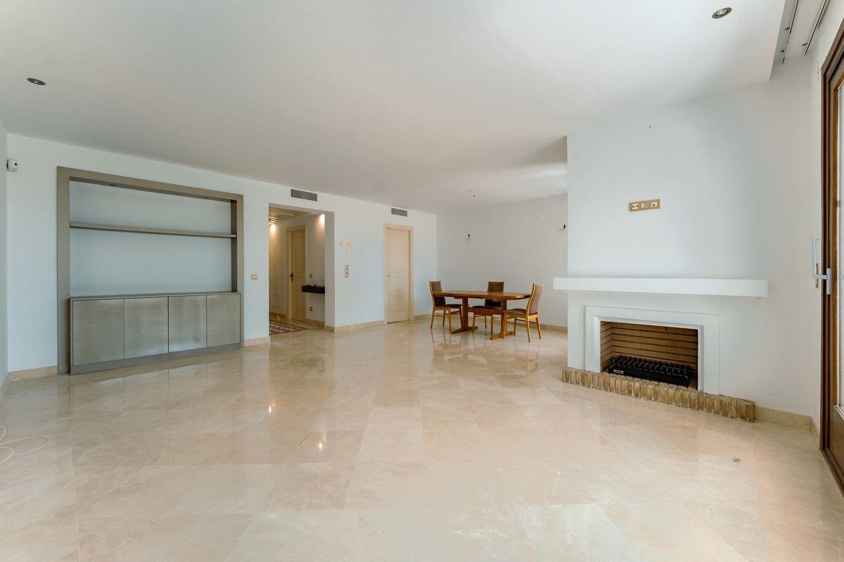 3 Bed Townhouse in El Paraiso