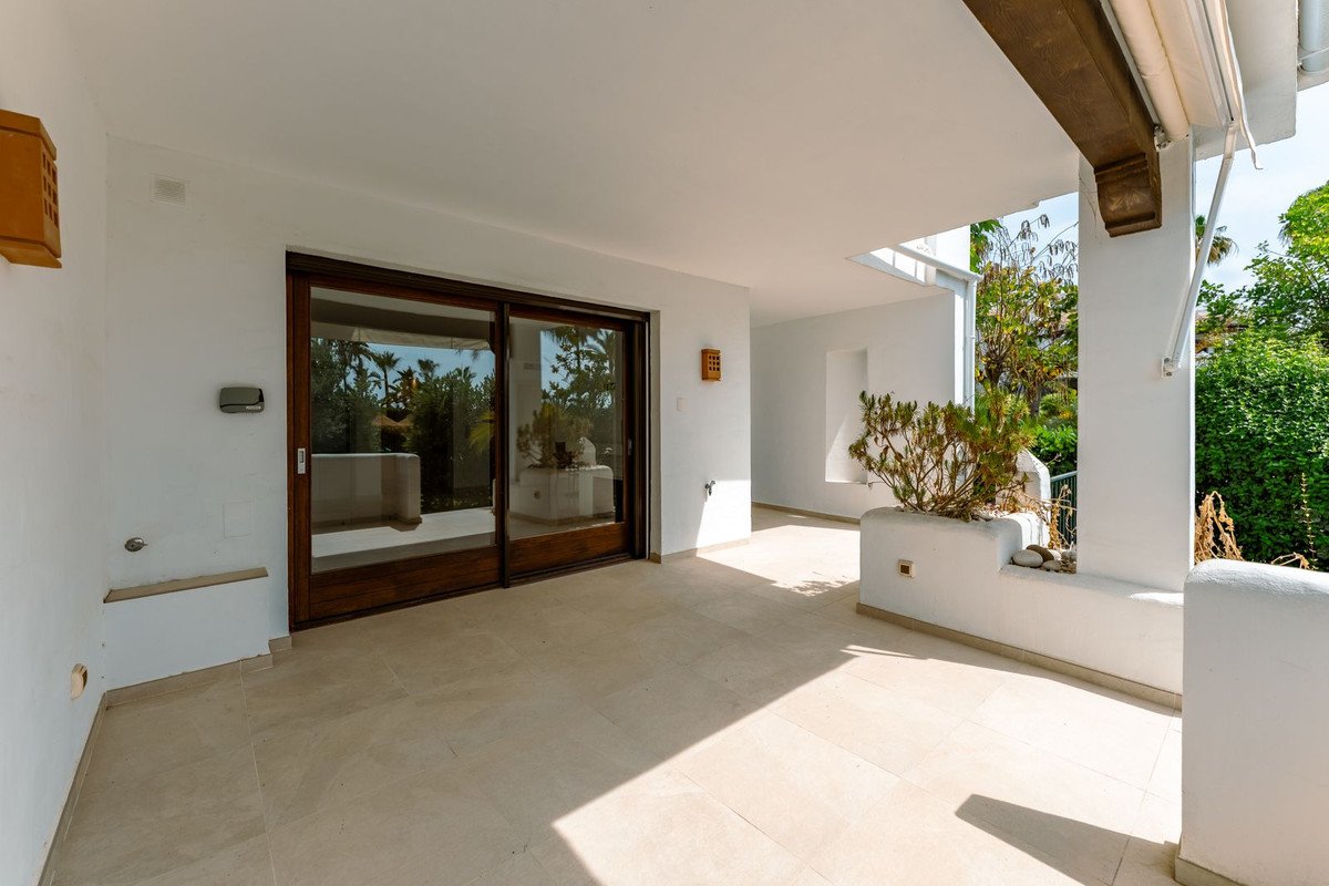 3 Bed Townhouse in El Paraiso