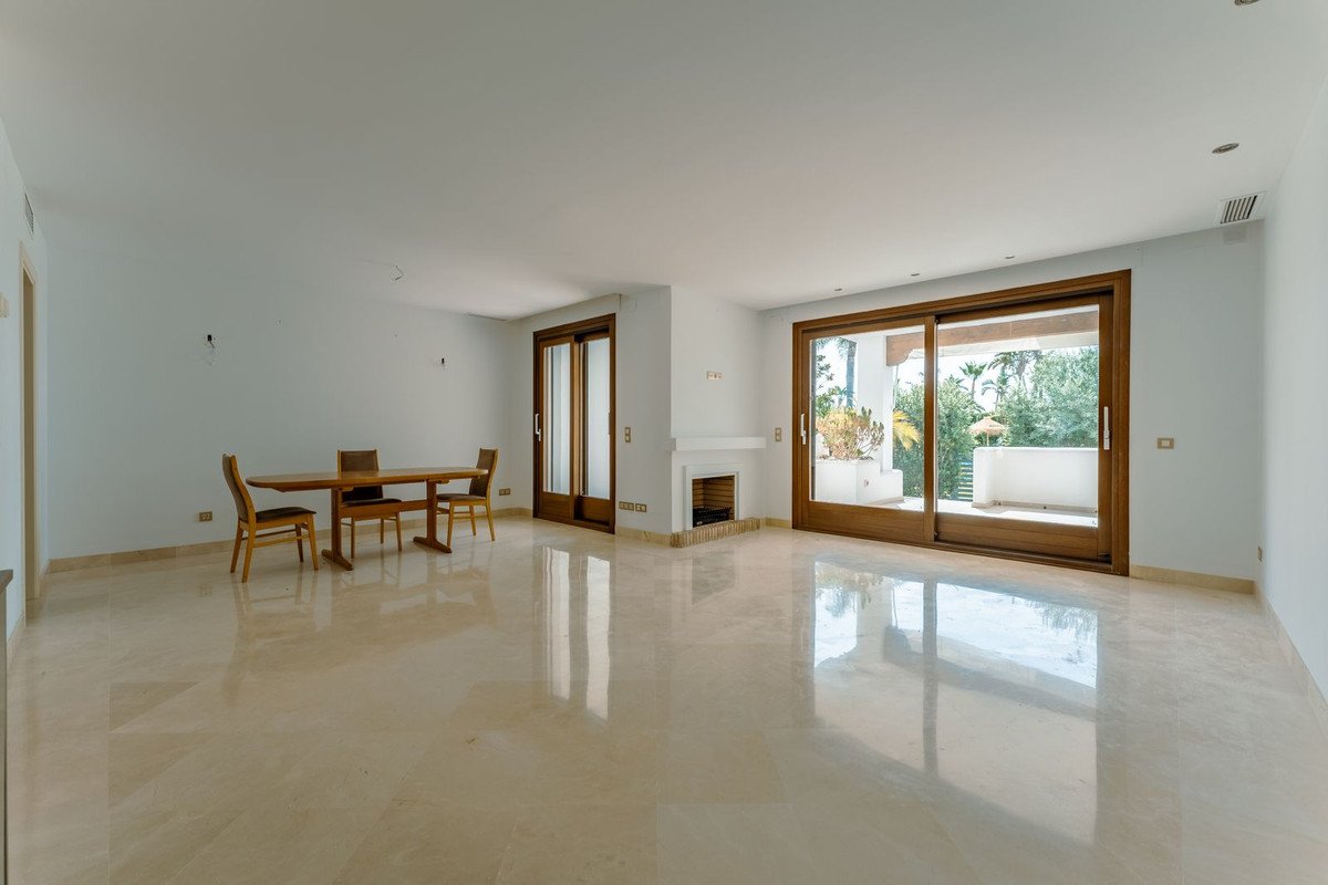 3 Bed Townhouse in El Paraiso