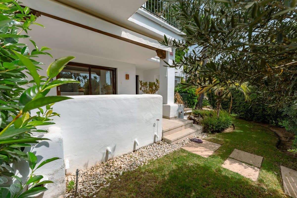 3 Bed Townhouse in El Paraiso