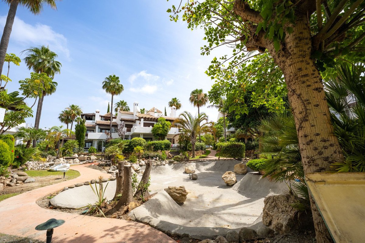 3 Bed Townhouse in El Paraiso