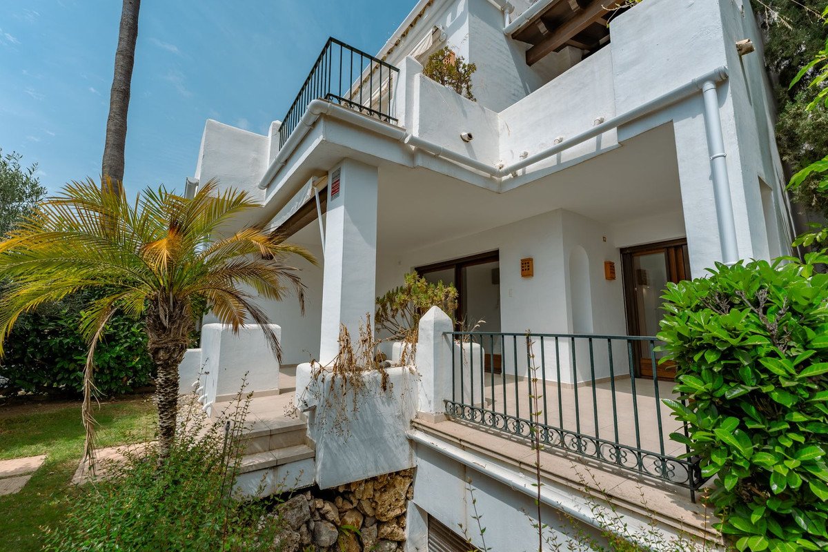 3 Bed Townhouse in El Paraiso