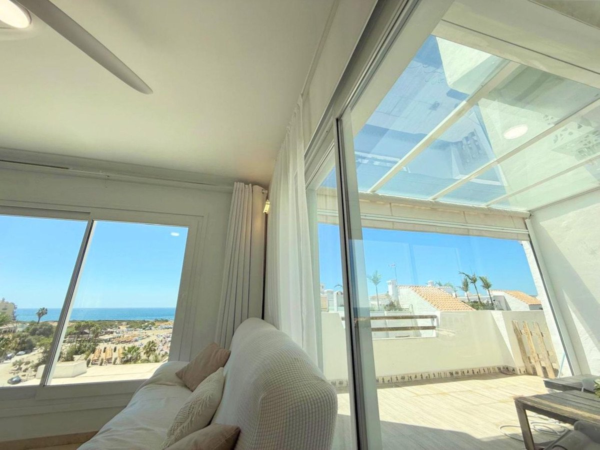 3 Bed Middle Floor Apartment in Estepona