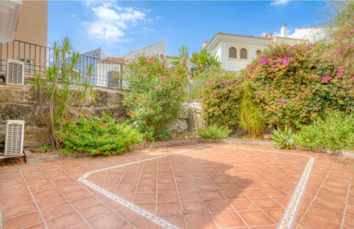 4 Bed Townhouse in Los Arqueros