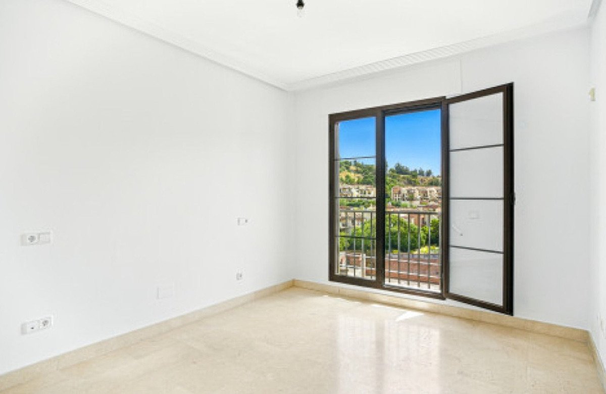 4 Bed Townhouse in Los Arqueros