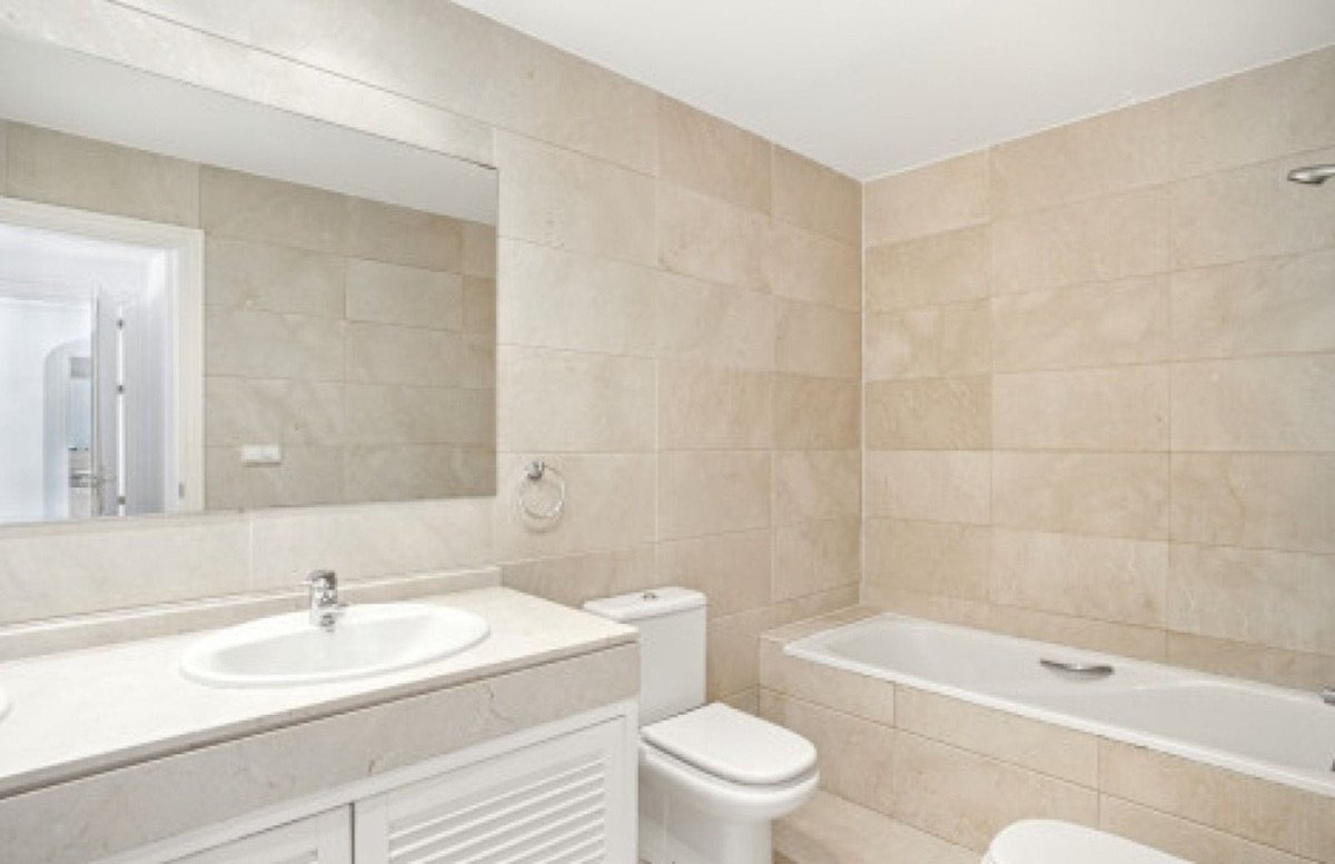 4 Bed Townhouse in Los Arqueros