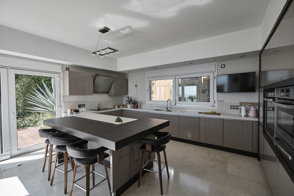 5 Bed Detached Villa in Manilva